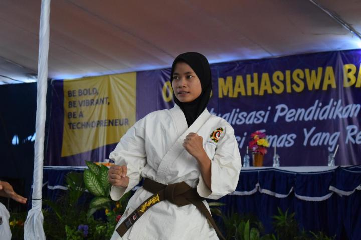 Zahra Atlit Shorinji Kempo Lampung Lulus Akpol Keluarga Tangis Bahagia